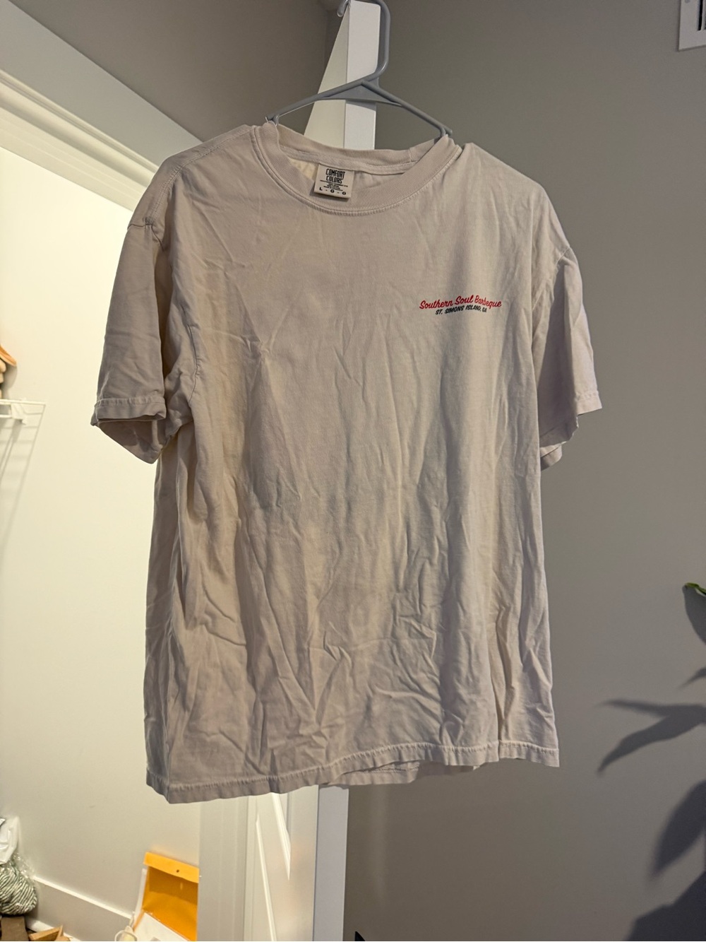 Comfort Colors Short-Sleeve Crewneck Tee in Light Beige with Red Logo